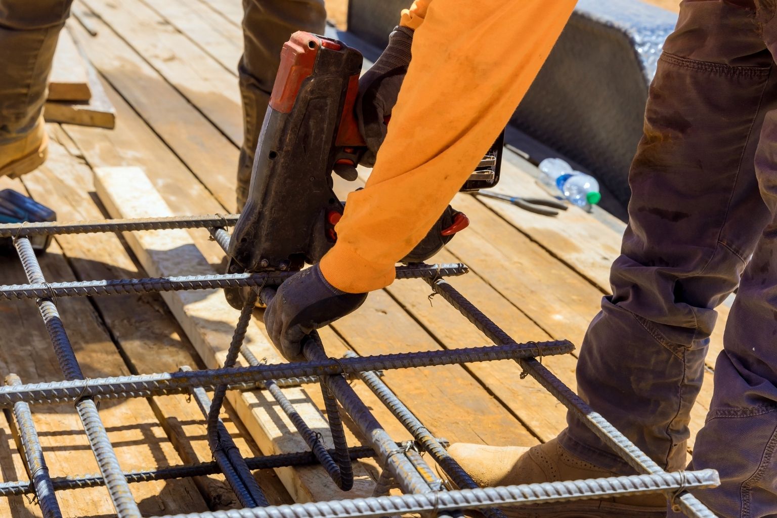 Pantaloni da lavoro: guida alla scelta del modello più resistente e comodo! - Loveoffice